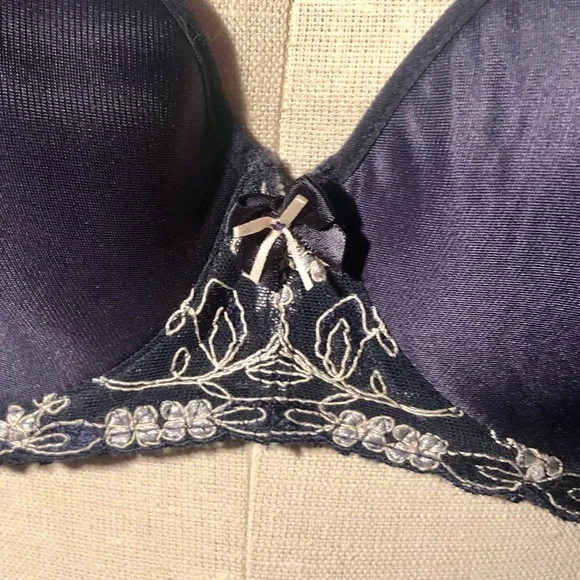 Bra - Picture 2 of 6